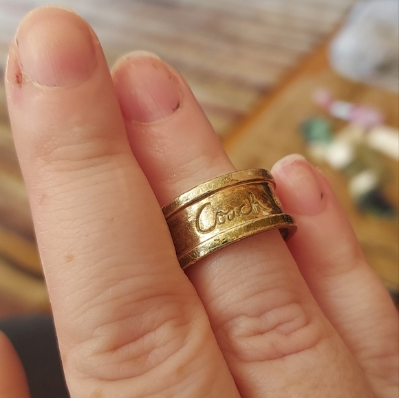 Solid silver Coach ring - Picture 4 of 5